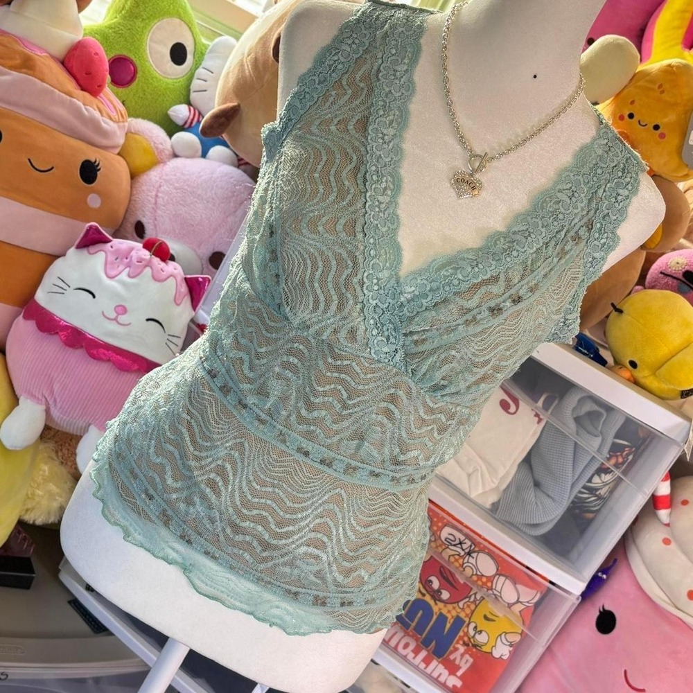 Vintage Y2K Aqua Blue Lace / Ruffle Petite Fitted Cami Tank Top